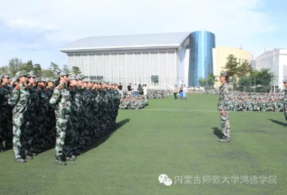 “小綠人”首次會操 軍人風(fēng)范初顯現(xiàn)