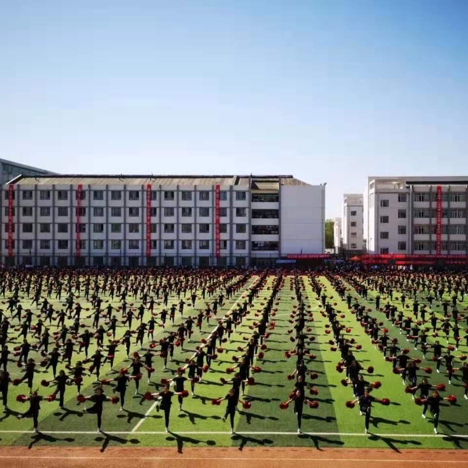 內(nèi)蒙古師范大學(xué)鴻德學(xué)院第10屆田徑運動會隆重舉行!