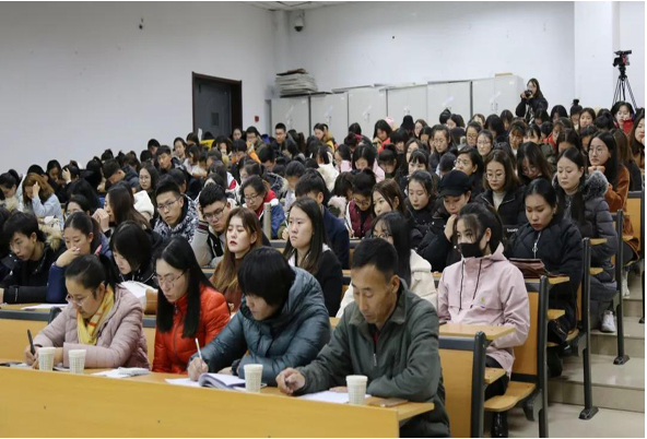 鴻德學院大學生黨建教育座談會
