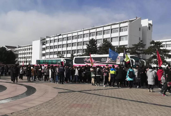 關(guān)愛生命，無償獻血——鴻德學子掀起無償獻血熱潮