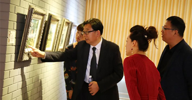 鴻德學院舉辦“愛國、愛校、愛環(huán)境美術作品展”為祖國70華誕獻禮