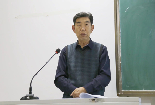 內(nèi)蒙古師范大學(xué)鴻德學(xué)院開(kāi)展以愛(ài)國(guó)教育為題的黨課