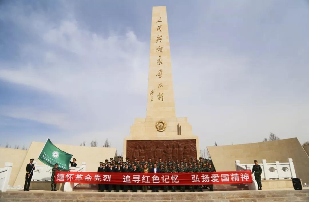 緬懷先烈，我們?cè)谛袆?dòng)！