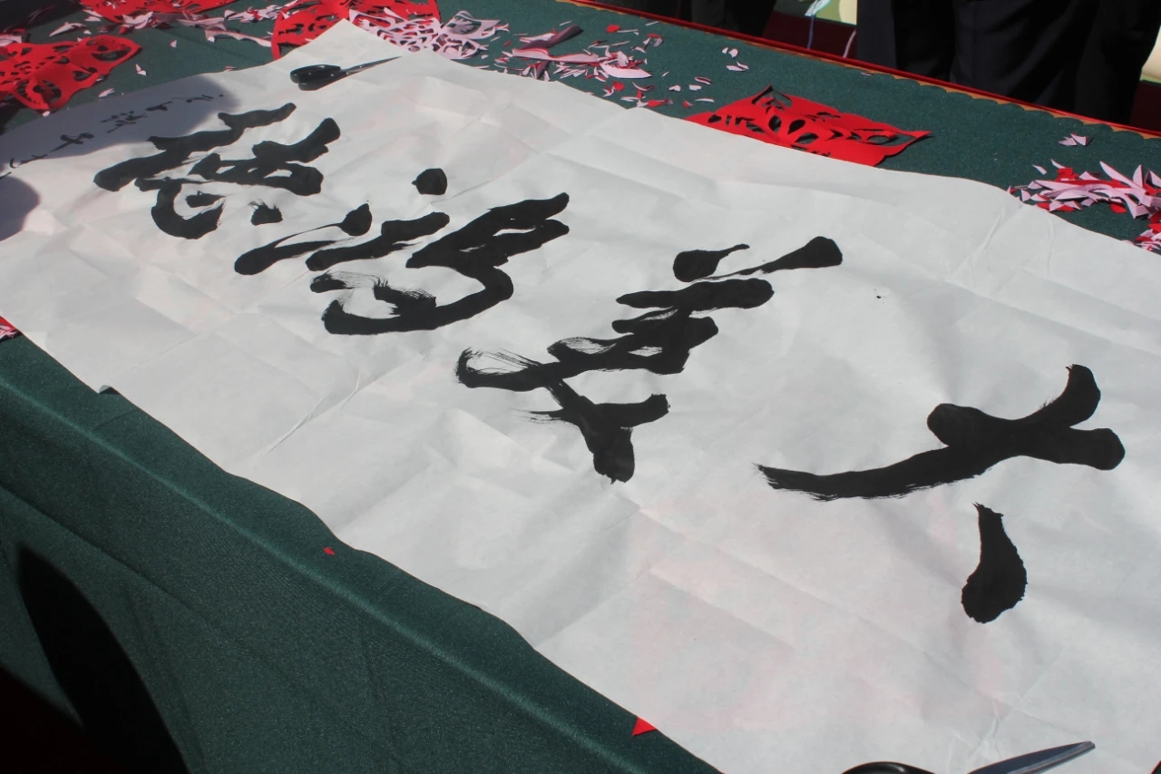 粽香鴻德校園,情系在校師生