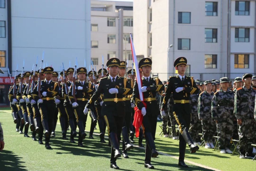 內(nèi)蒙古鴻德文理學(xué)院2020級新生軍訓(xùn)今日開營