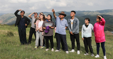 鴻德教職工到二龍什臺國家森林公園開展團(tuán)建活動