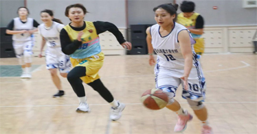 祝賀！經(jīng)濟管理系奪得鴻德女籃冠軍