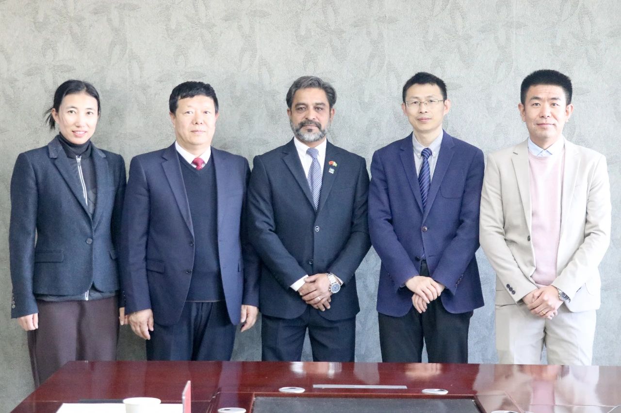 巴基斯坦伊斯蘭堡COMSATS大學(xué)中國(guó)研究中心主任阿萬博士來校交流訪問