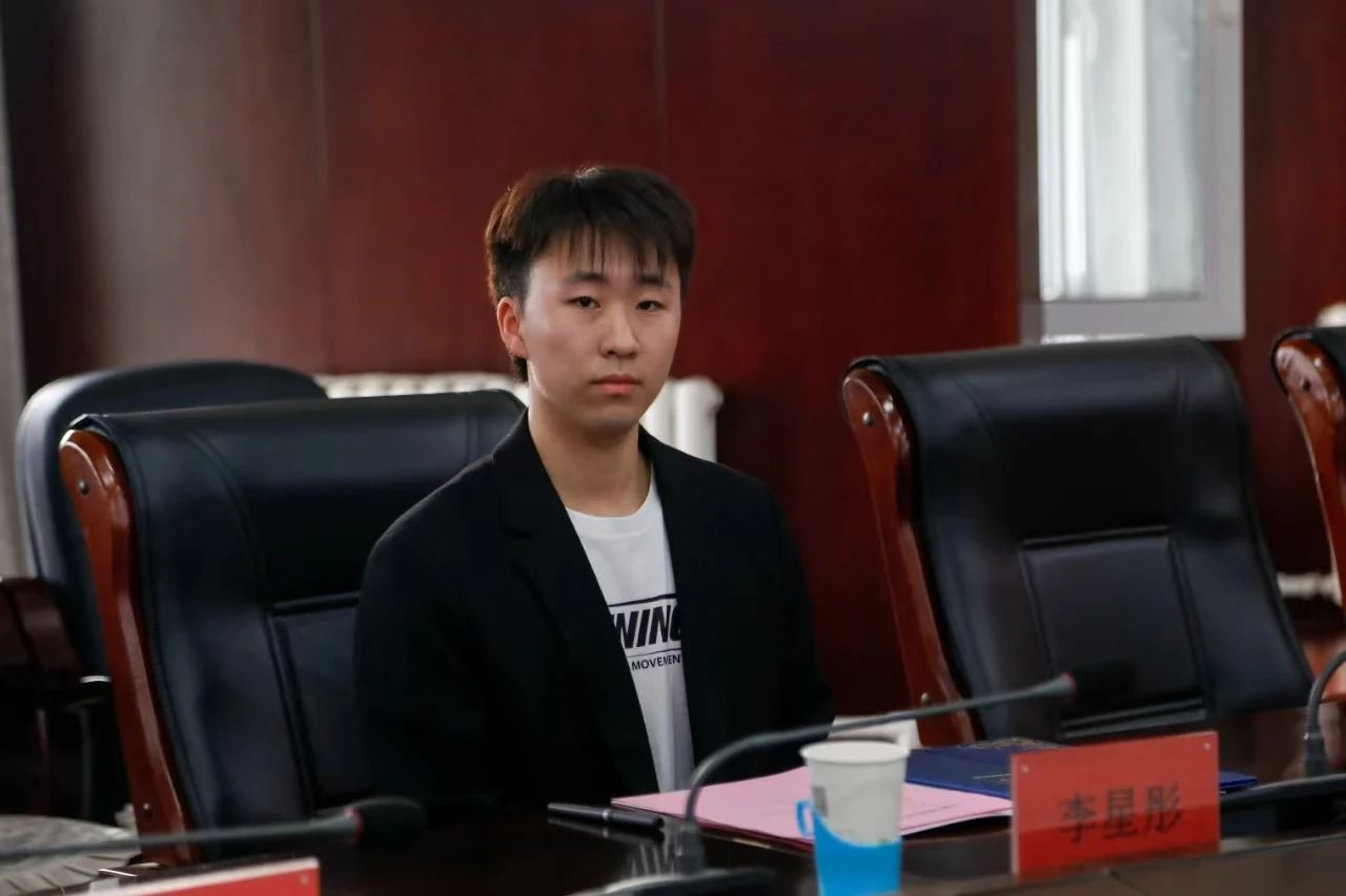 學院職業(yè)圍棋隊李星彤升為三段